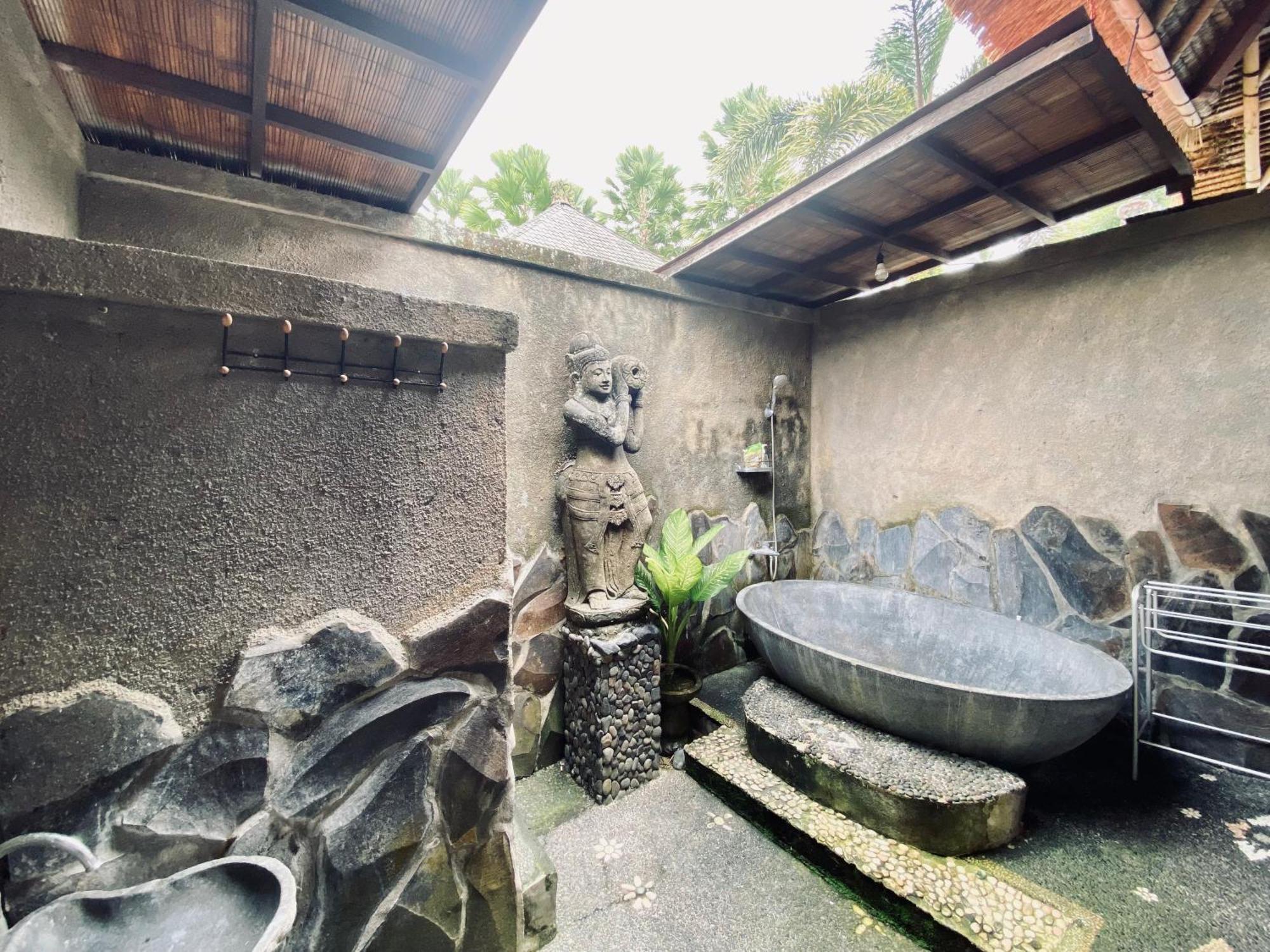 Dong Loka Guesthouse Bali Carangsari Buitenkant foto