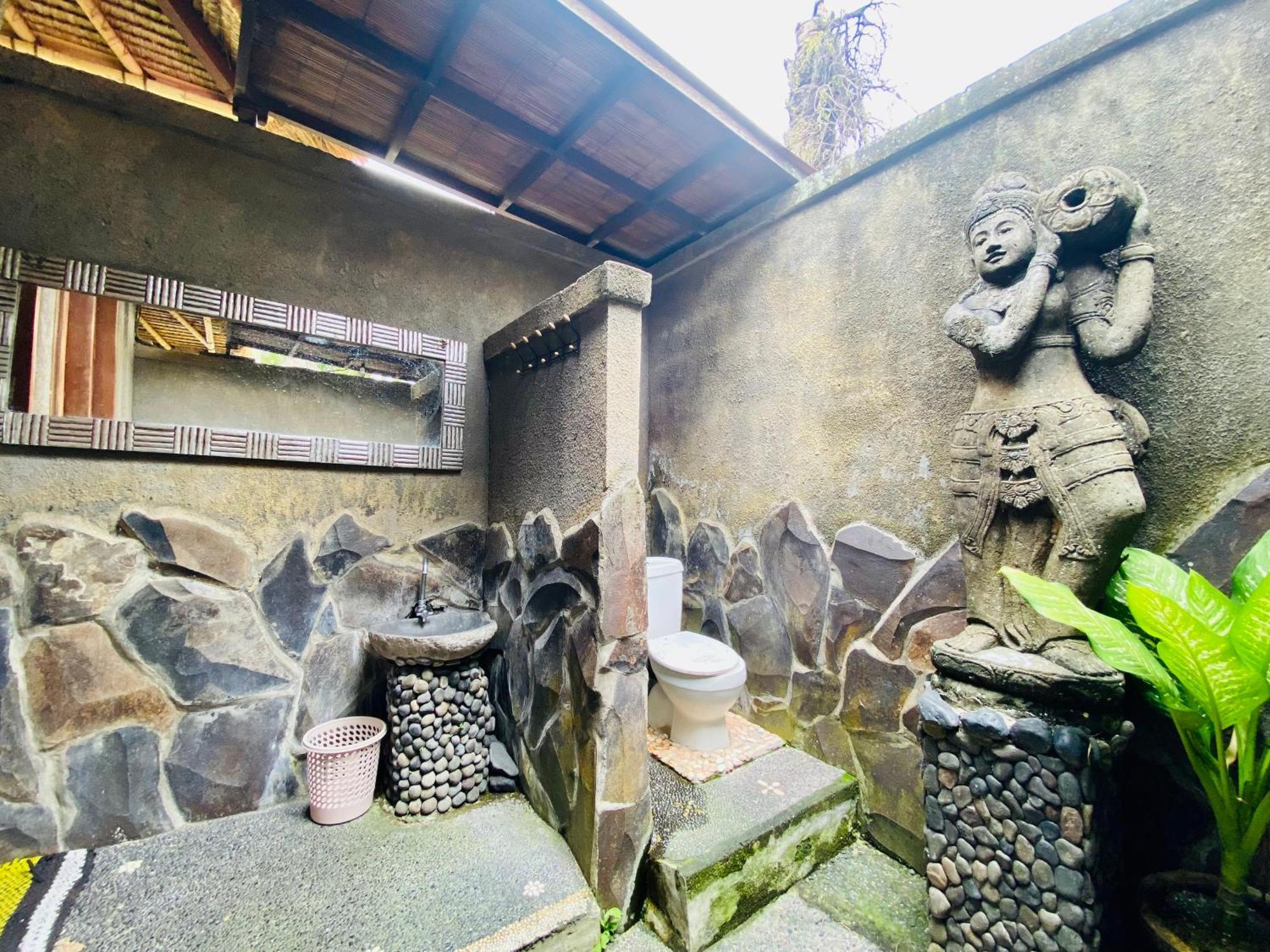 Dong Loka Guesthouse Bali Carangsari Buitenkant foto